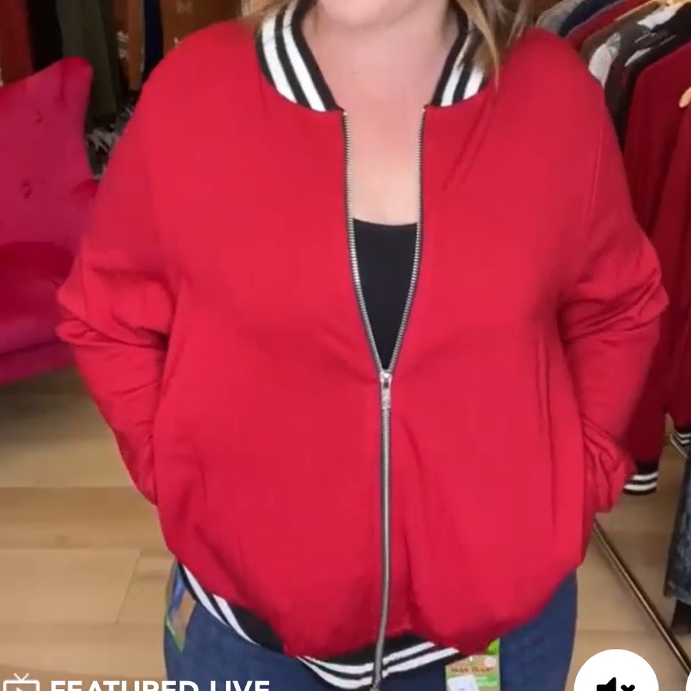 Bomber jacket ♥️ - Picture 3 of 7
